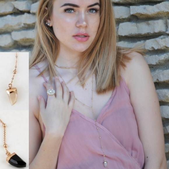 White and Gold Stone Horn Necklace- Threadzwear - Picture 3 of 5